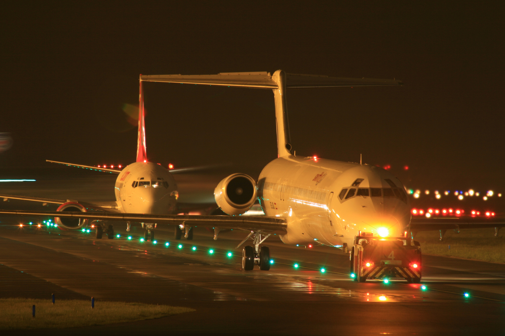 Swiftair MD83 + Jet2 B737-300 - Hamburg Airport (HAM / EDDH)