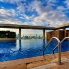 swimming pool mit skyline