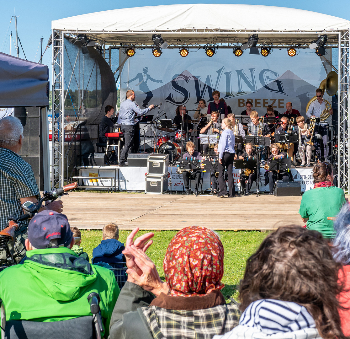 Swing Breeze und Oldtimertreffen im Hafen Ribnitz