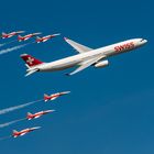 Swiss A-330 in begleitung der Patrouille Suisse