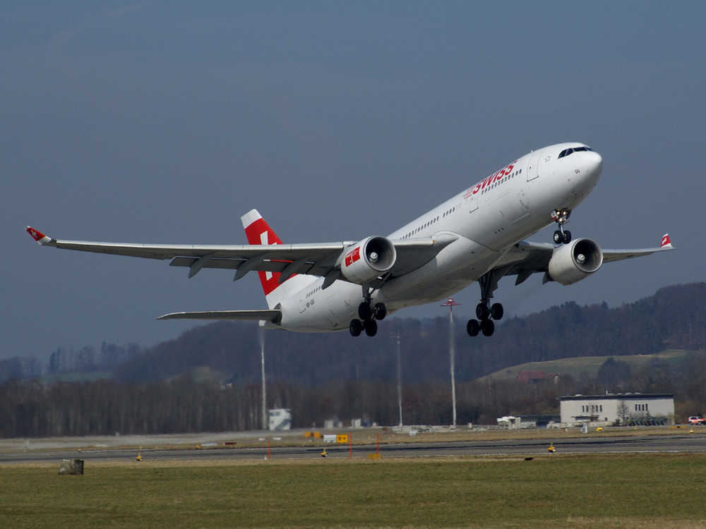 Swiss A330 beim Start