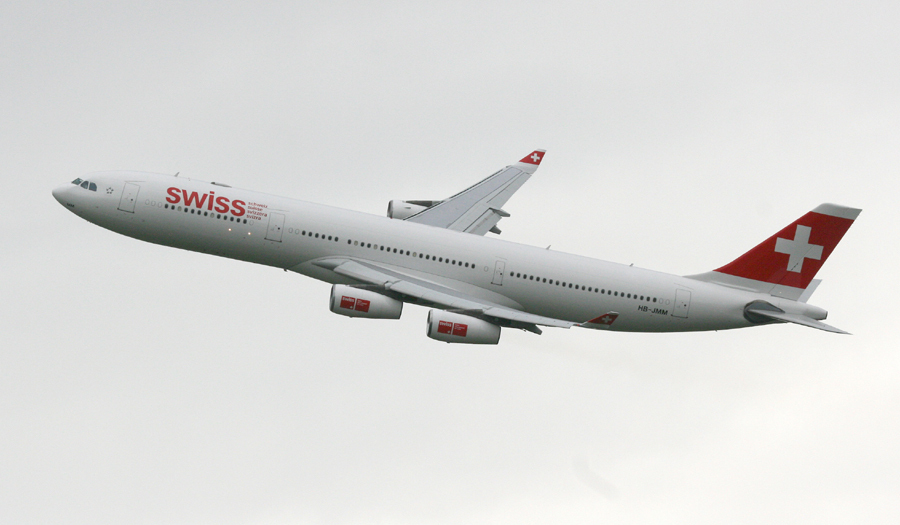 Swiss Airbus 340-300 HB-JMM...