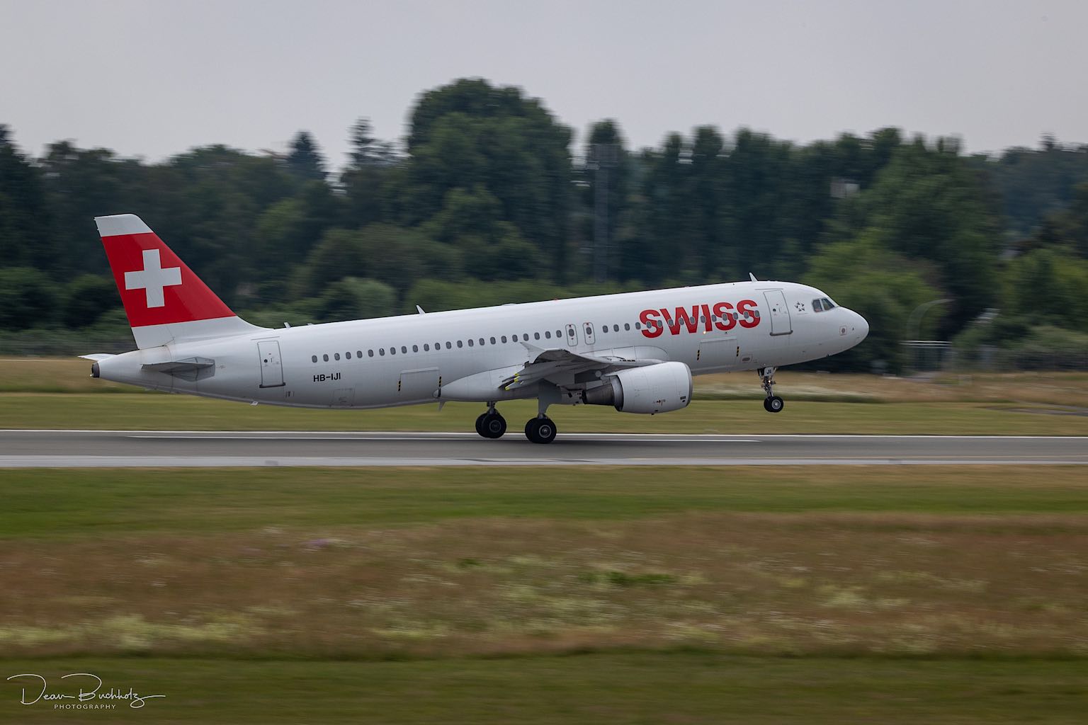 Swiss Airbus - A320-214 - HB-IJI beim Take Off