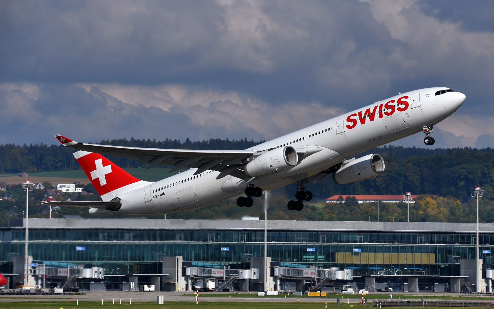 Swiss Airbus A330-343X HB-JHE 