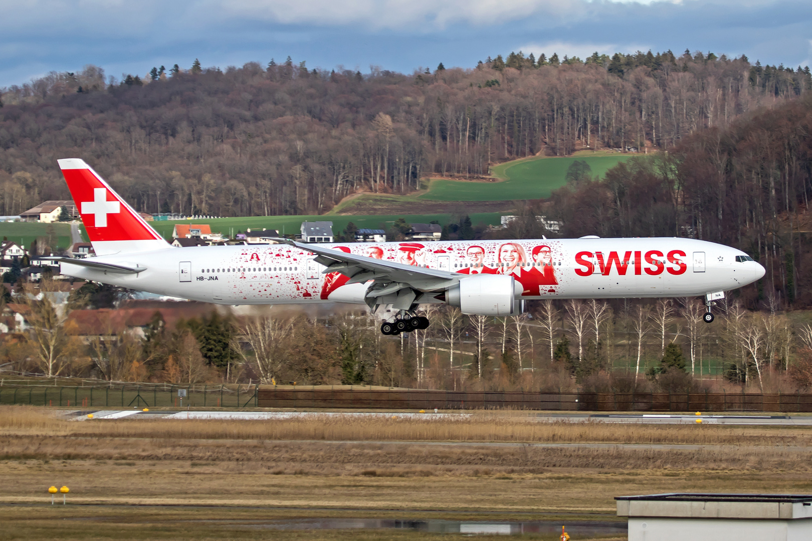 Swiss Airlines Boeing 777-3DE, HB-JNA, "Peoples Plane"