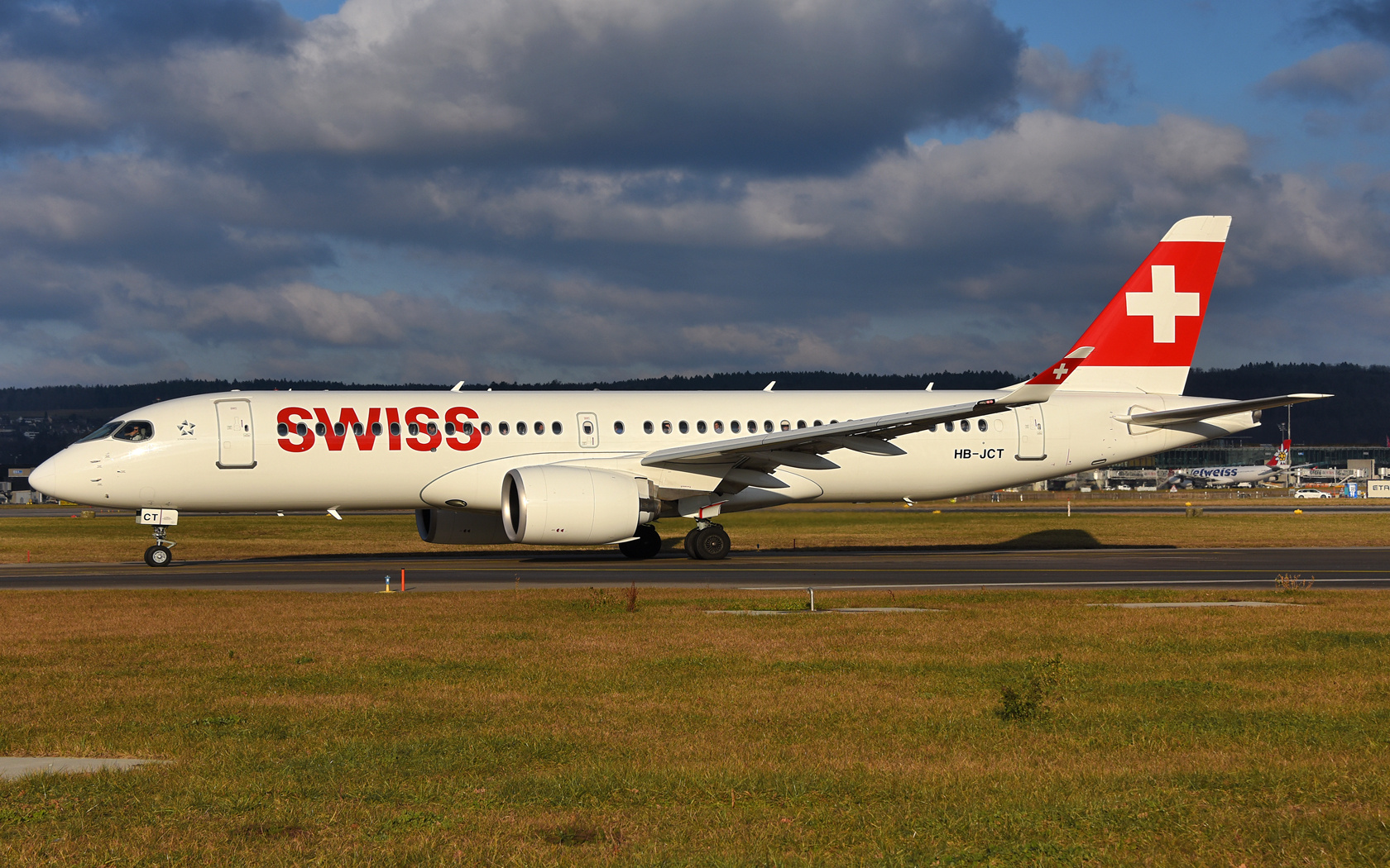 Swiss Bombardier CS300 HB-JCT 