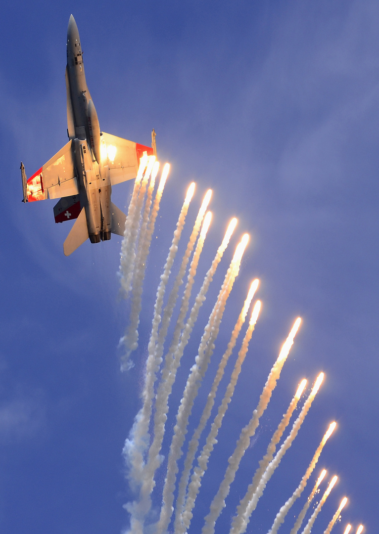 Swiss Hornet flaring during Air 14