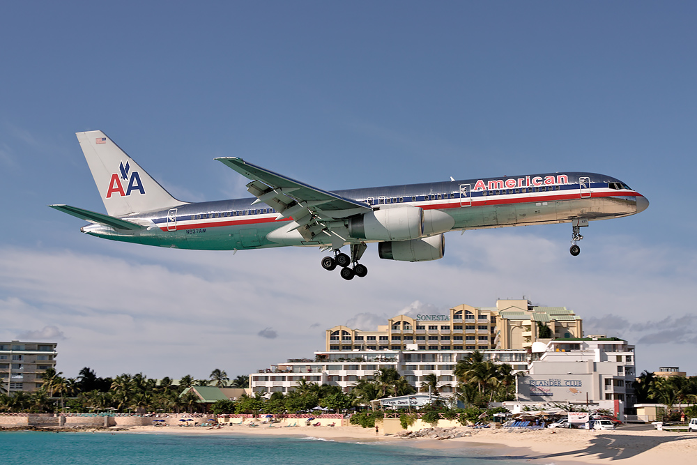 SXM - American Airlines 757-200