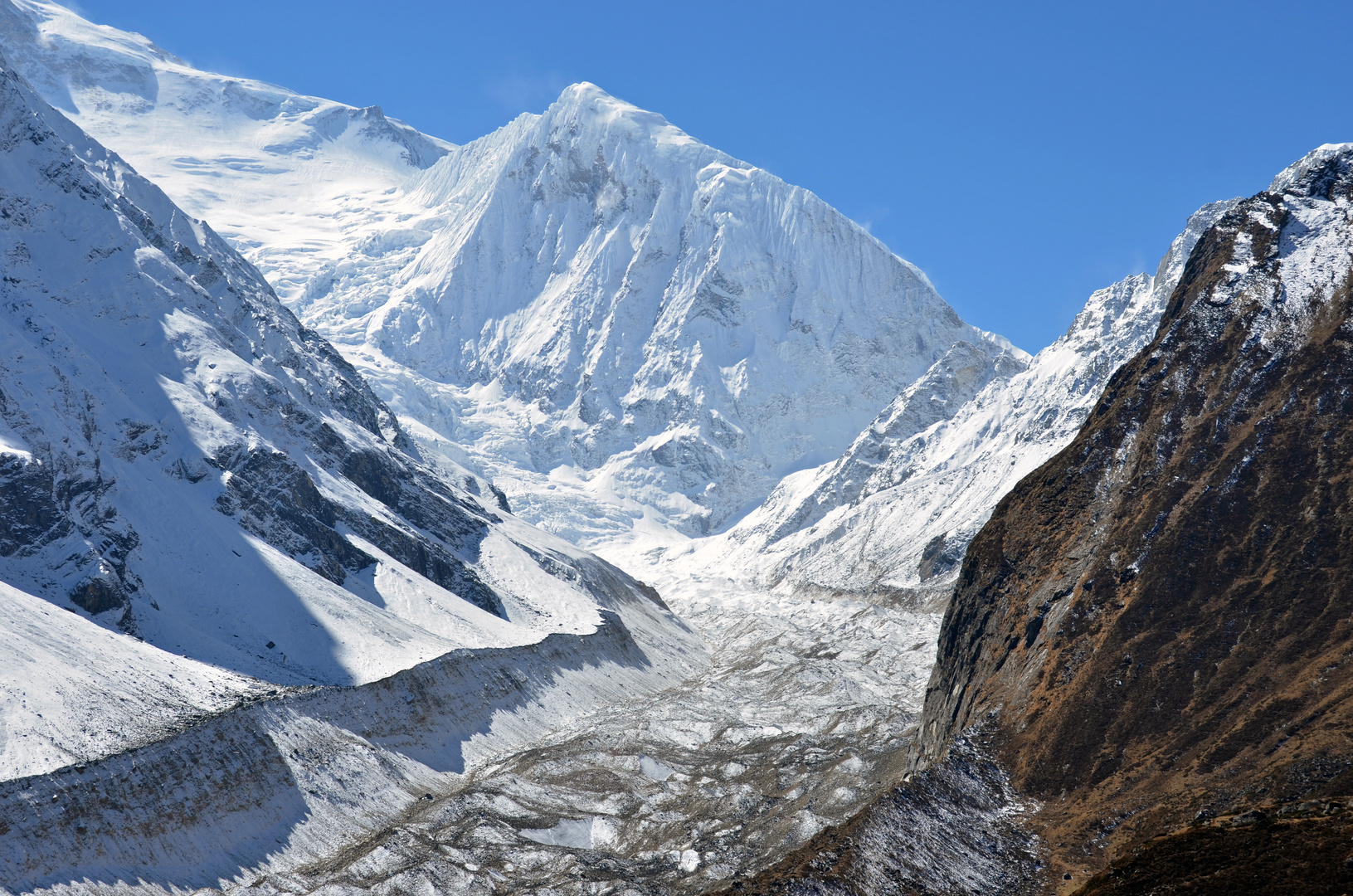  Syacha Gletscher und Manaslu Nord (6994m) 