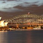 Sydney ( AUS )  -Blick auf das Sydney Opera House und die Sydney Harbour- Bridge-