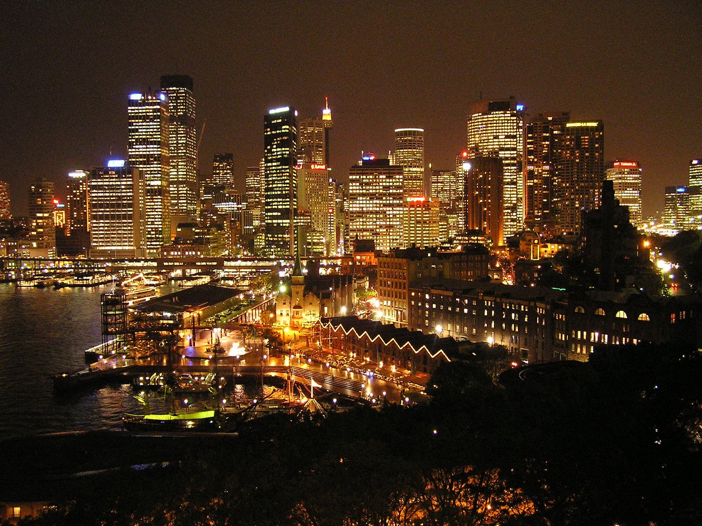 Sydney by Night - The Rocks ... Blick von der Harbour Bridge (1163)