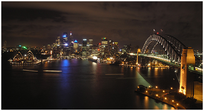 Sydney, by night, w/ Queen Elizabeth II