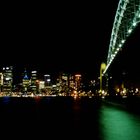 Sydney Harbour Bridge ... bei Nacht ... von links