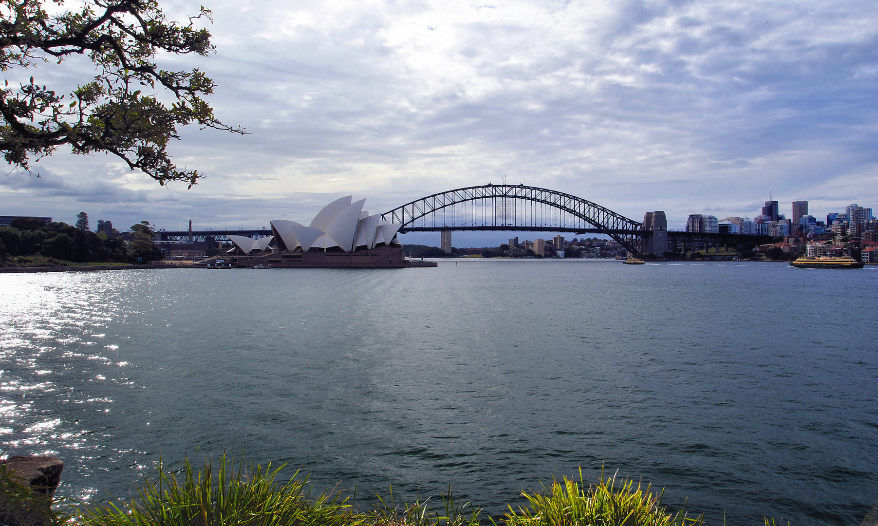 Sydney Harbour Bridge mit Opera