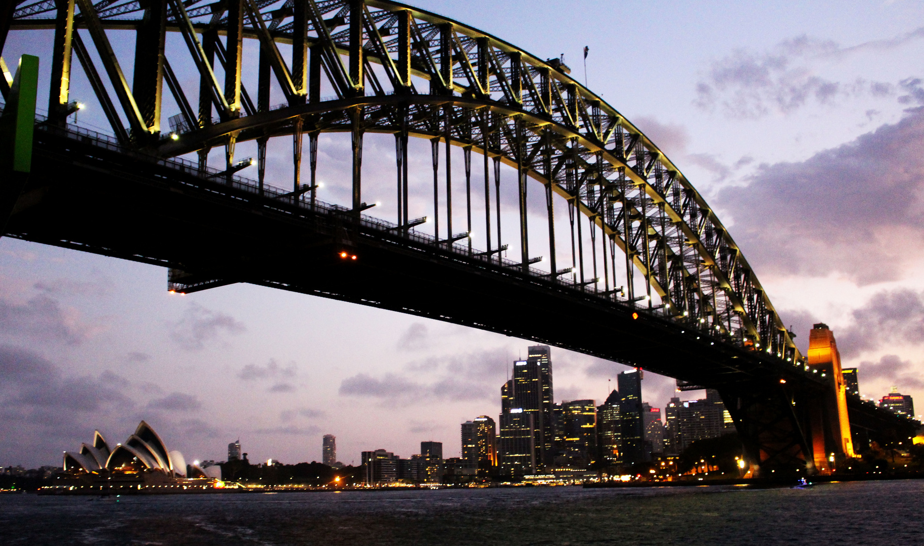 Sydney Harbour Bridge und Opera House