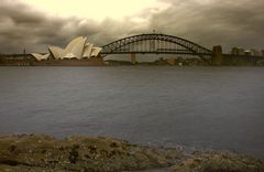 Sydney Opera House und Harbour Bridge HDRI von Mrs. Macquaris Point