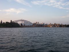 Sydney Opera House und Harbour Bridge im Sonnenuntergang