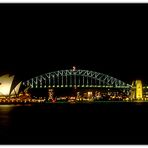 Sydney Opera House und Sydney Harbour Bridge bei Nacht