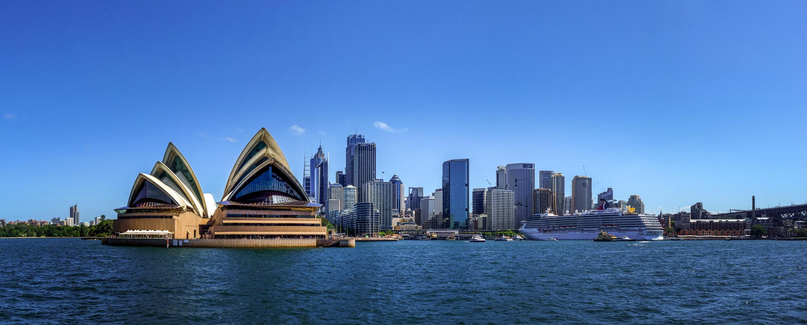 Sydney Opera House vom Wasser aus fotografiert