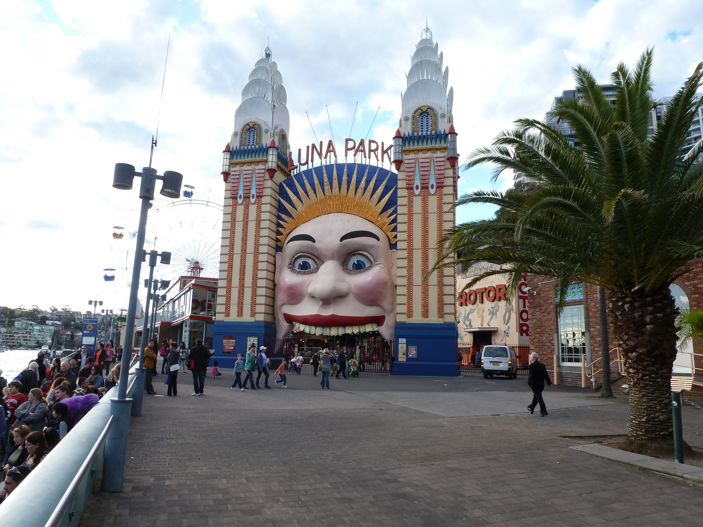 Sydney's Freizeitpark unter der Harbour Bridge