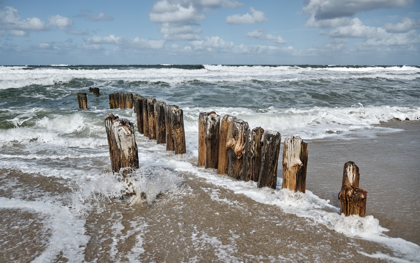 Sylt - Holzbuhne bei starkem Wind