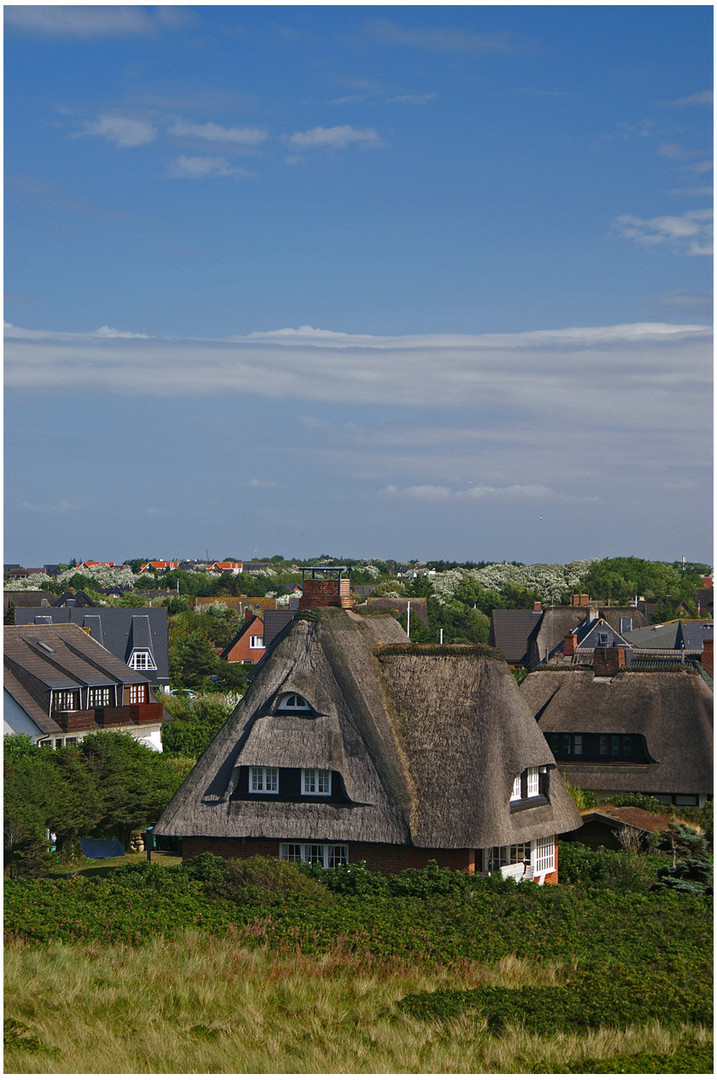 Sylt --- Über den Dächern von Wenningstedt