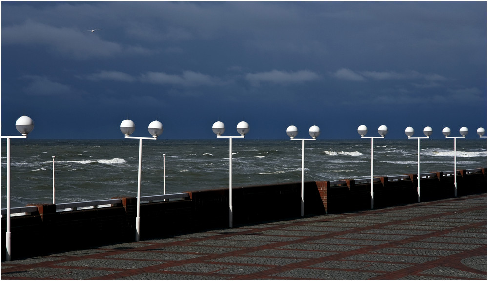 Sylt...Promenade in blau..