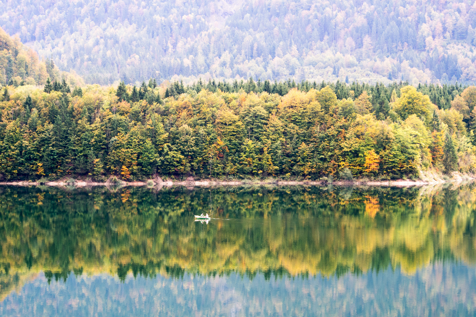 Sylvenstein-Stausee im Herbst