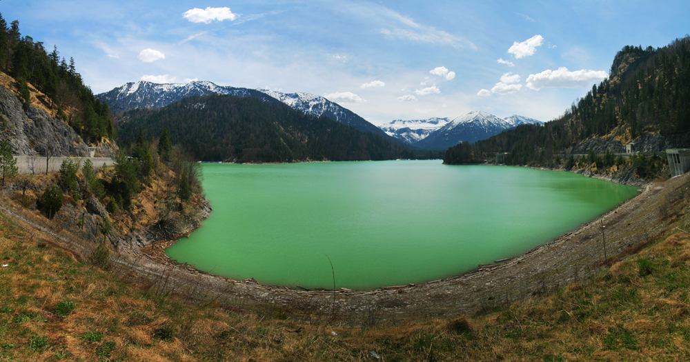 Sylvensteinspeicher von der Brücke gesehen