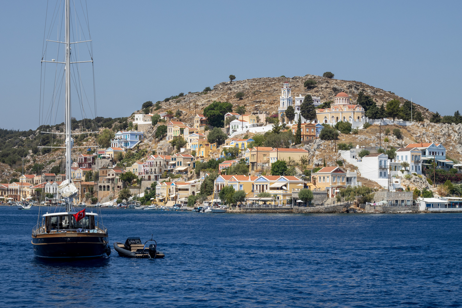 Symi in seiner wunderschönen bunten Pracht