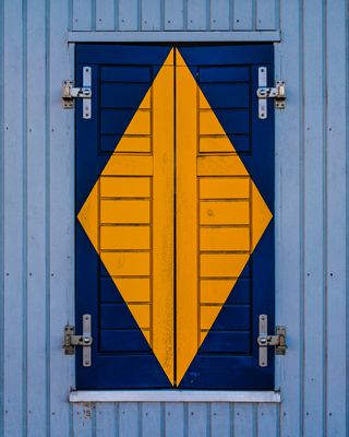 Symmetrie in blau-gelb