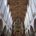 Symmetrie in einer holländischen Kirche