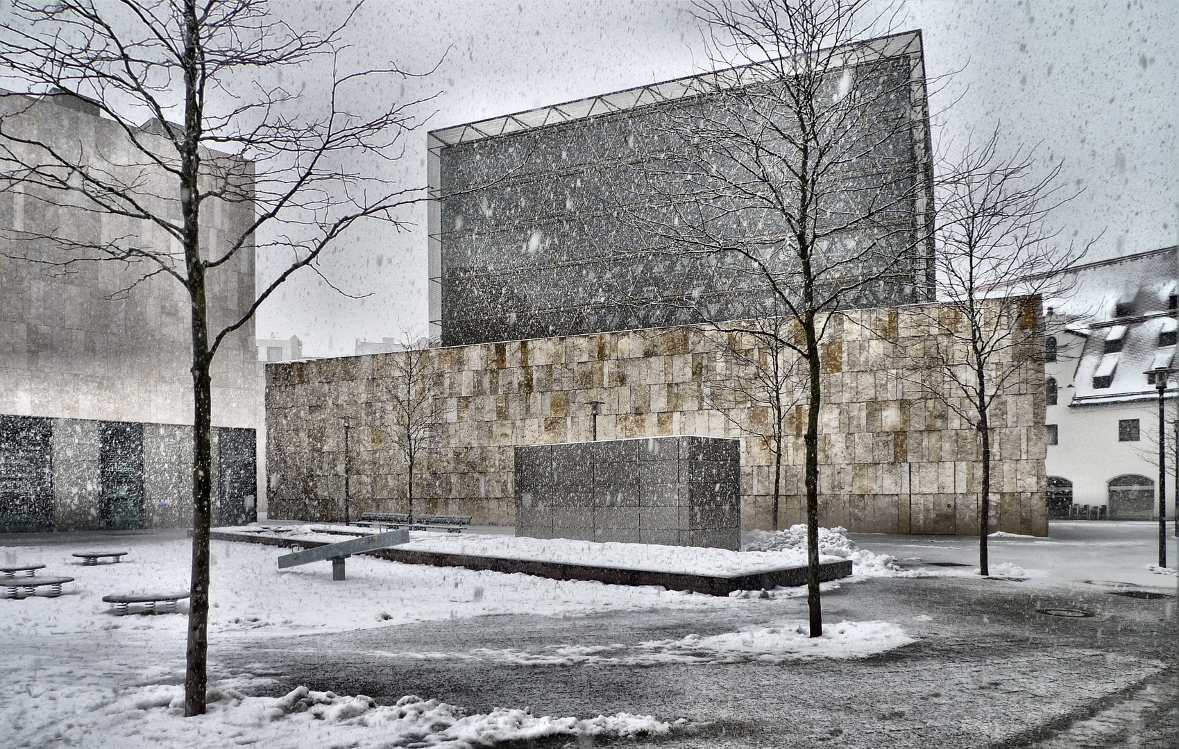 Synagoge München im Schneesturm