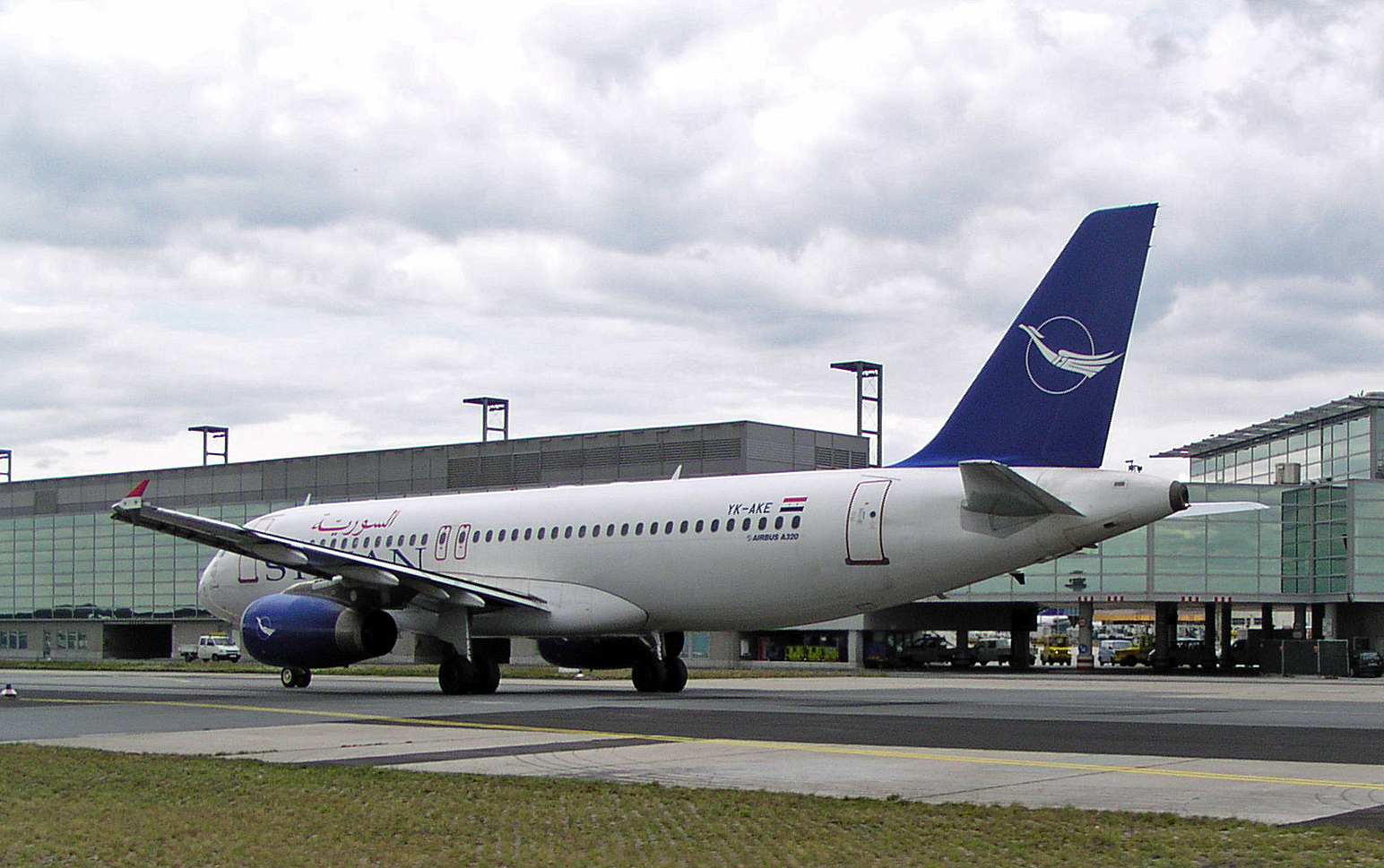 Syrianair YK-AKE