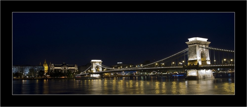 Széchenyi lánchíd - chains bridge in Budapest