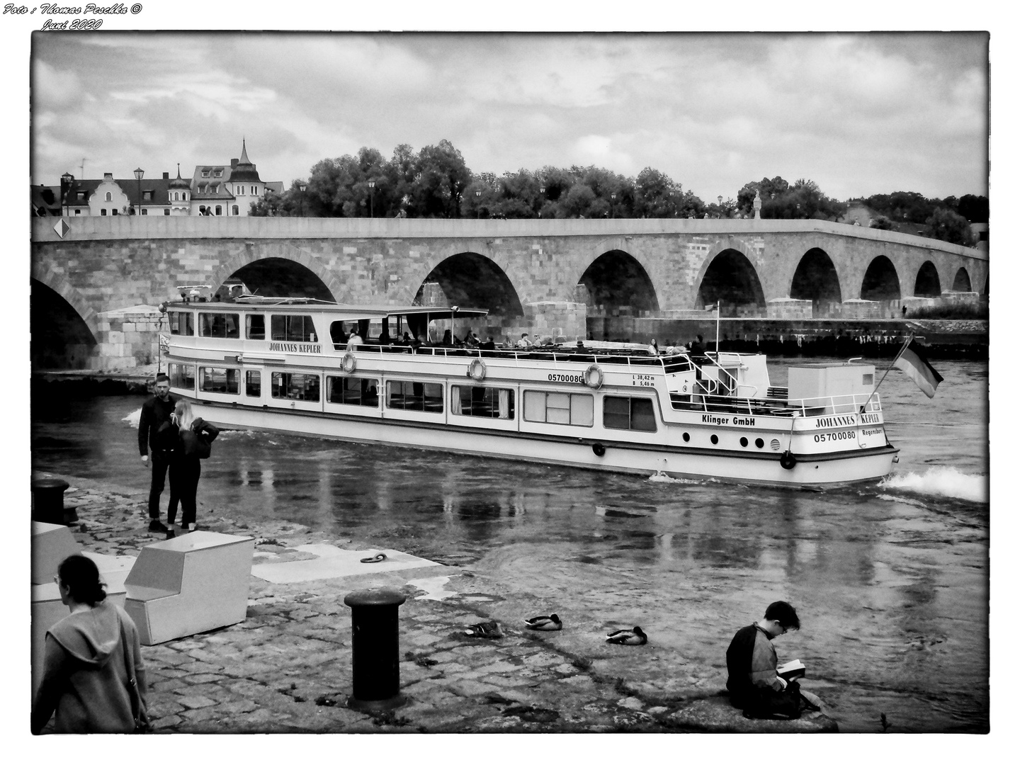 Szene an der Donau in Regensburg