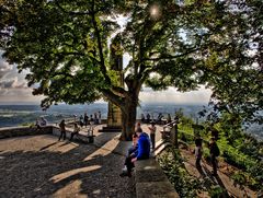 Szene auf dem Drachenfels