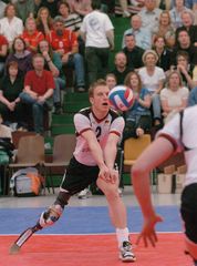 Szene aus dem Spiel BRD gegen Canada von der WM der Behinderten im Volleyball in Met