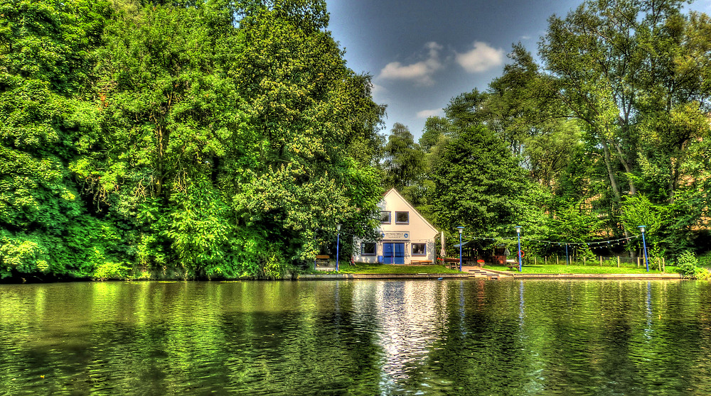 Szene im Alsterkanal Hamburg ( HDR )