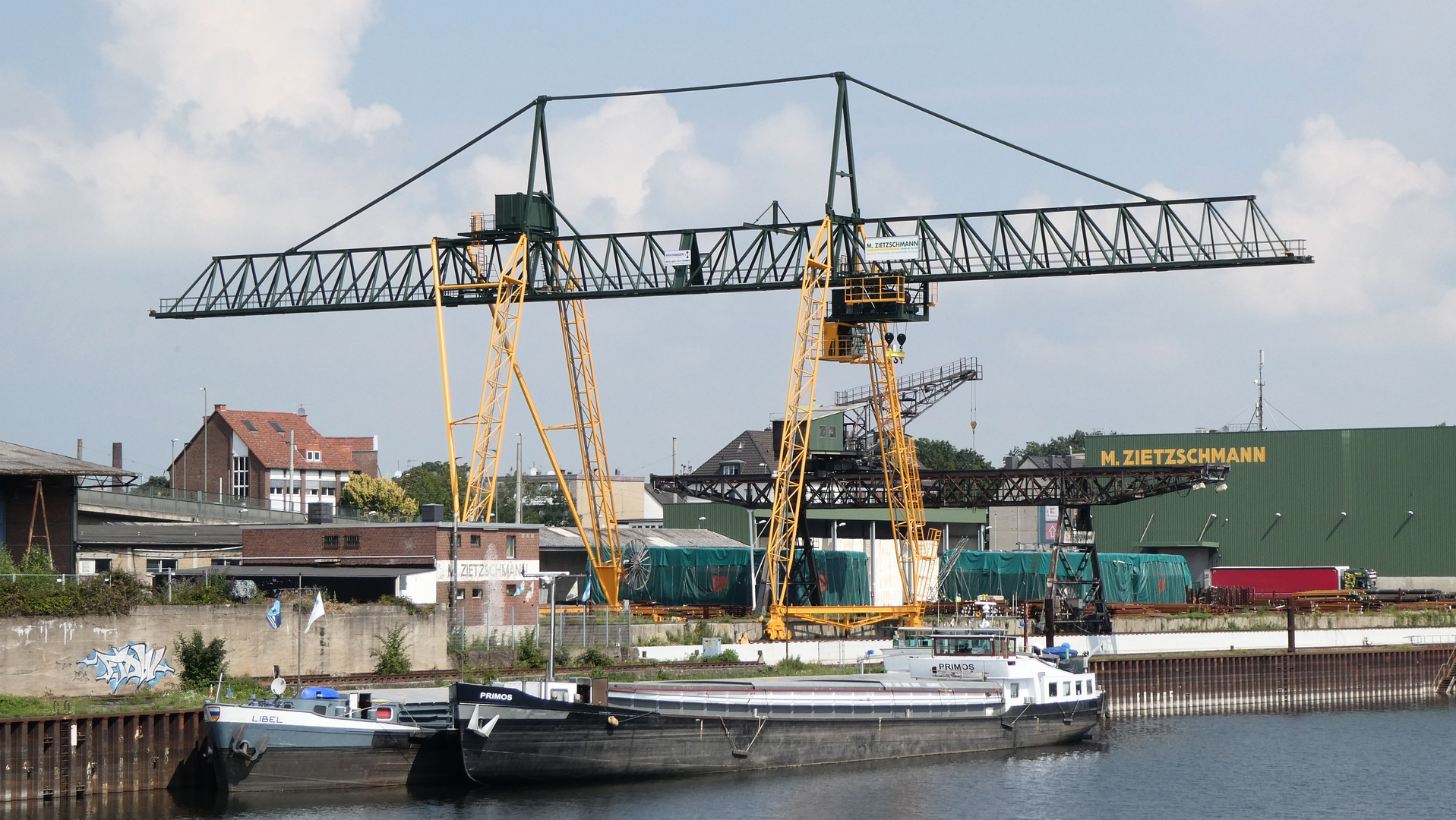 Szene im Neusser Hafen