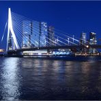 Szenekneipen unter der Erasmusbrücke Rotterdam