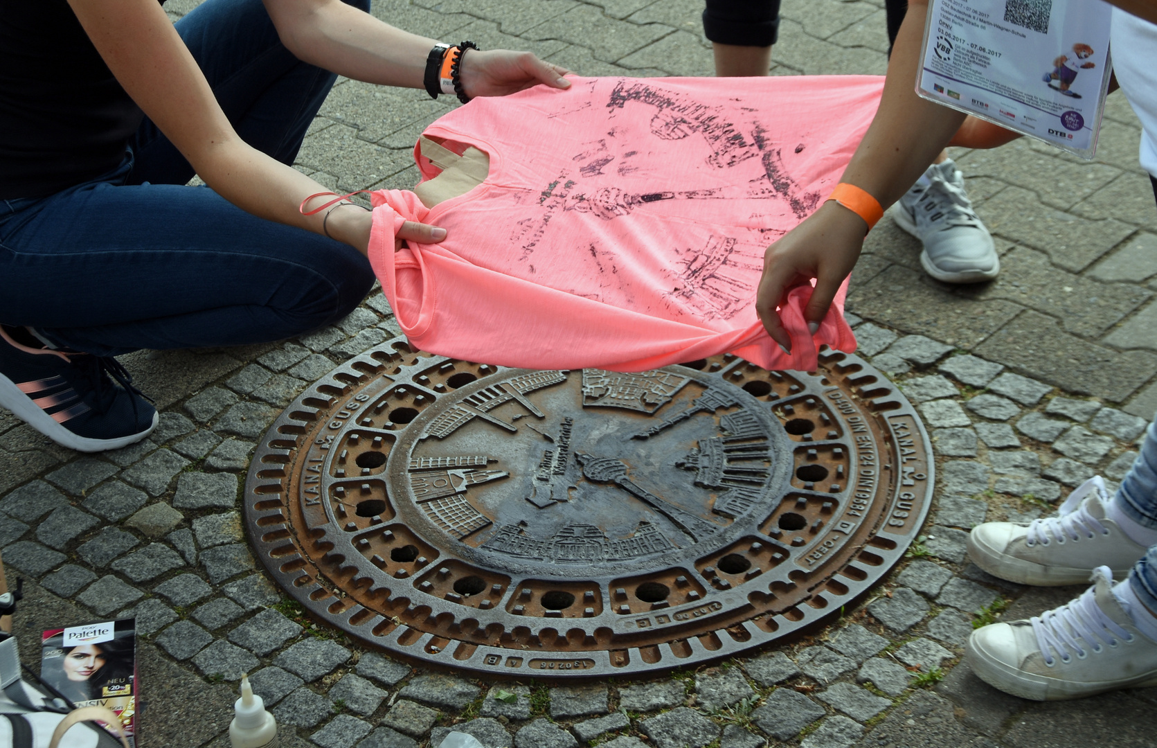 T-Shirt - Druck vom Gullideckel als Andenken zum Turnfest