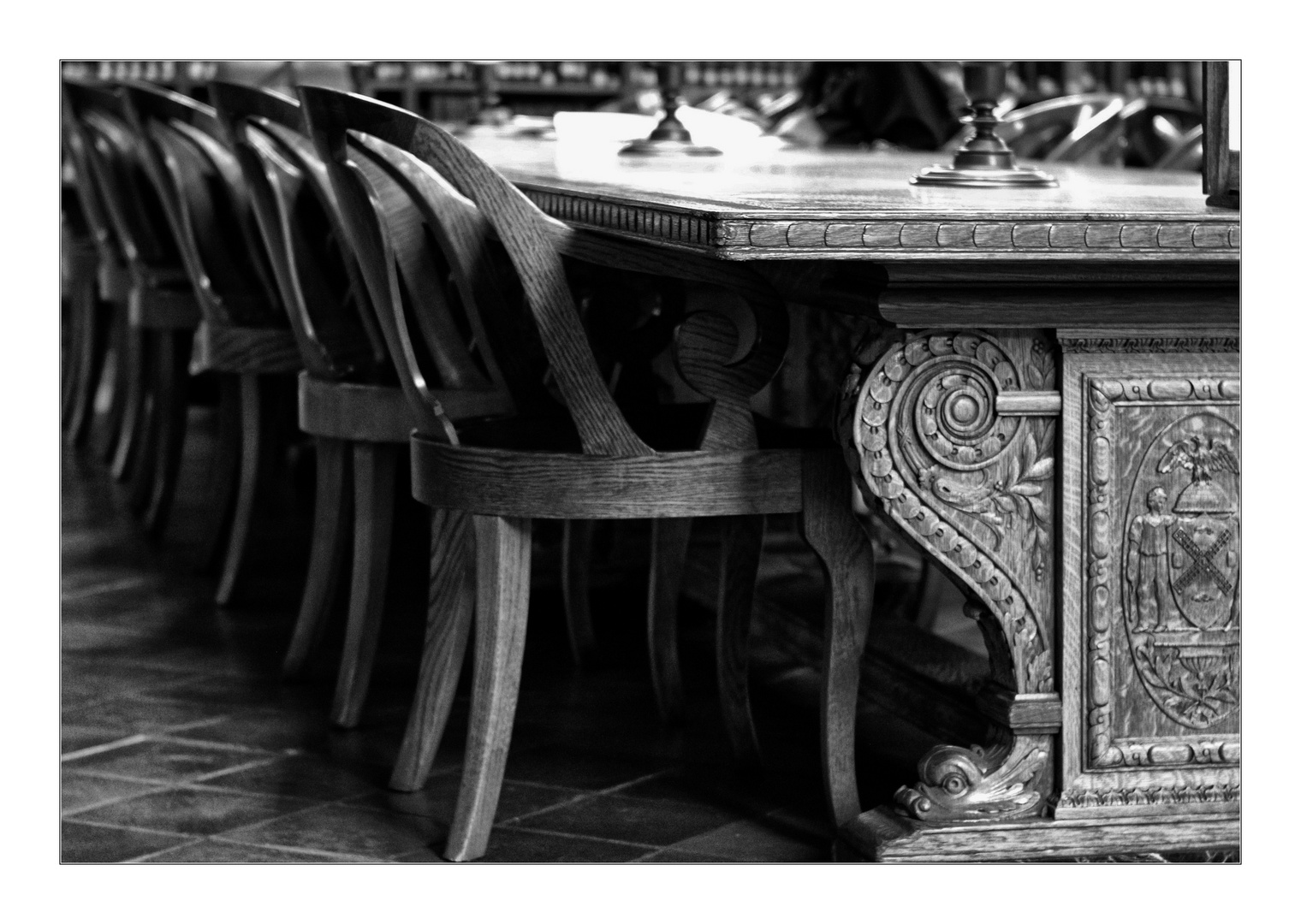 Table & Chairs