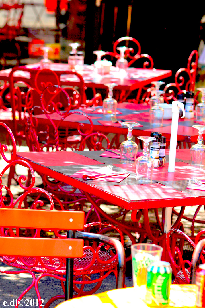 table sous l arbre