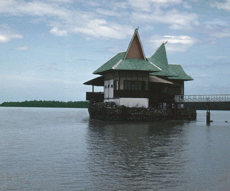 Tabon Village Resort / Quezon