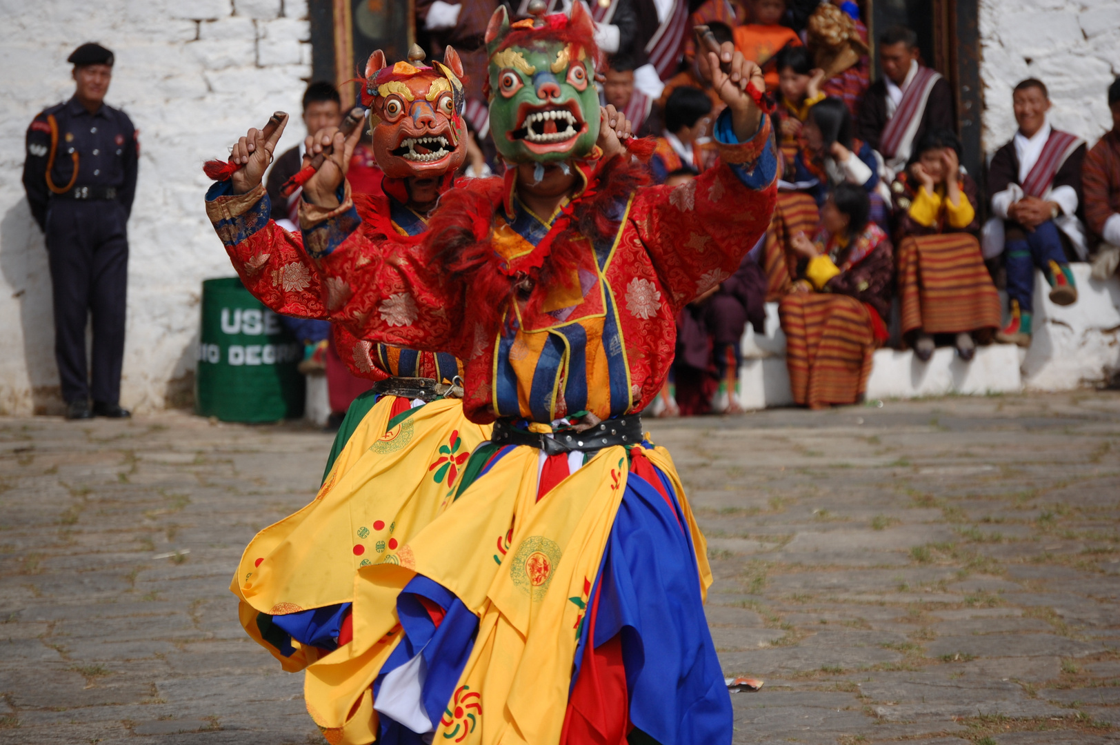 Tänzer beim Tsechu-Fest in Paro