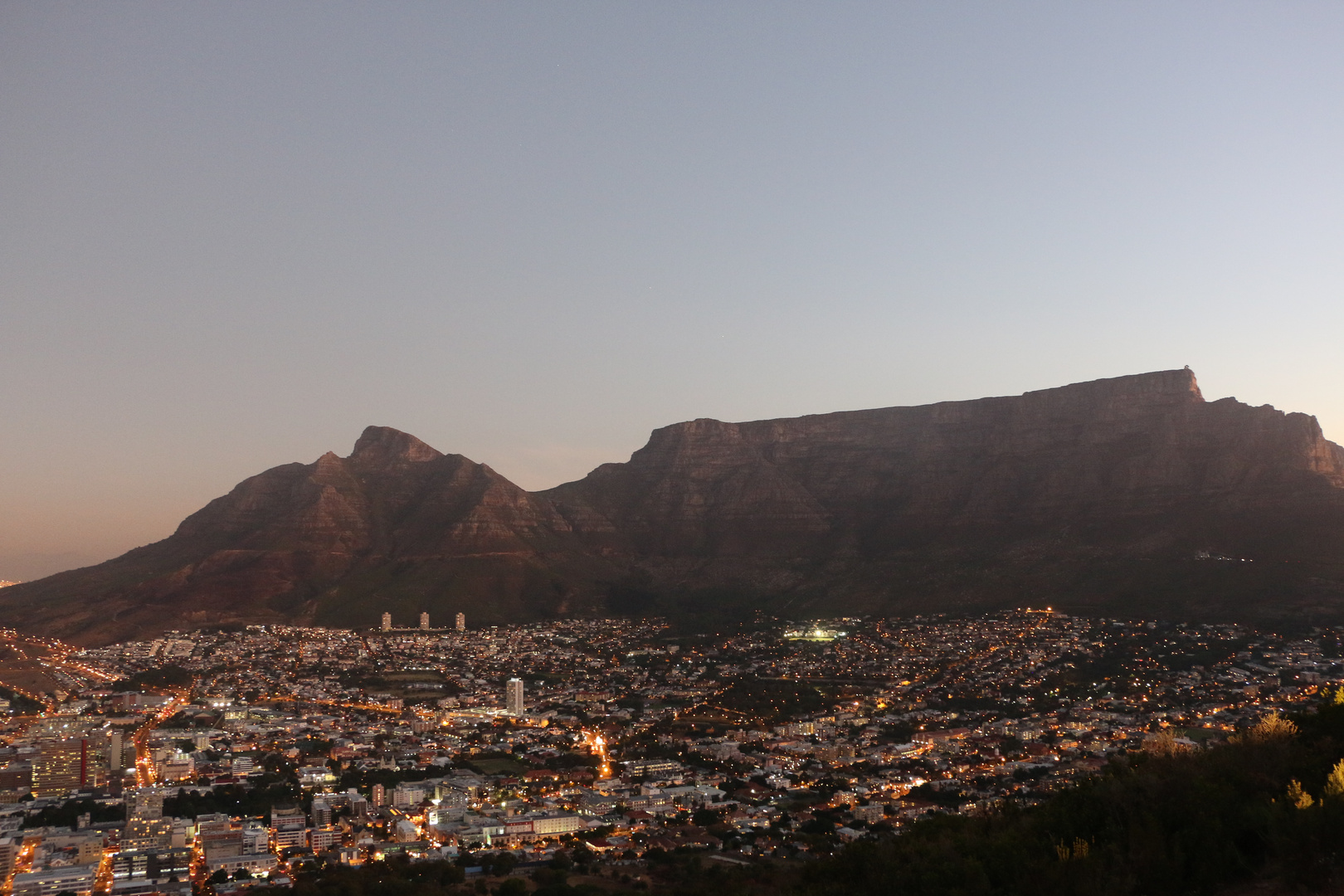 Tafelberg in der Dämmerung