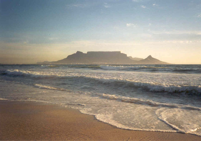 Tafelberg/ Kapstadt kurz vor Sonnenuntergang am 01.11.2001