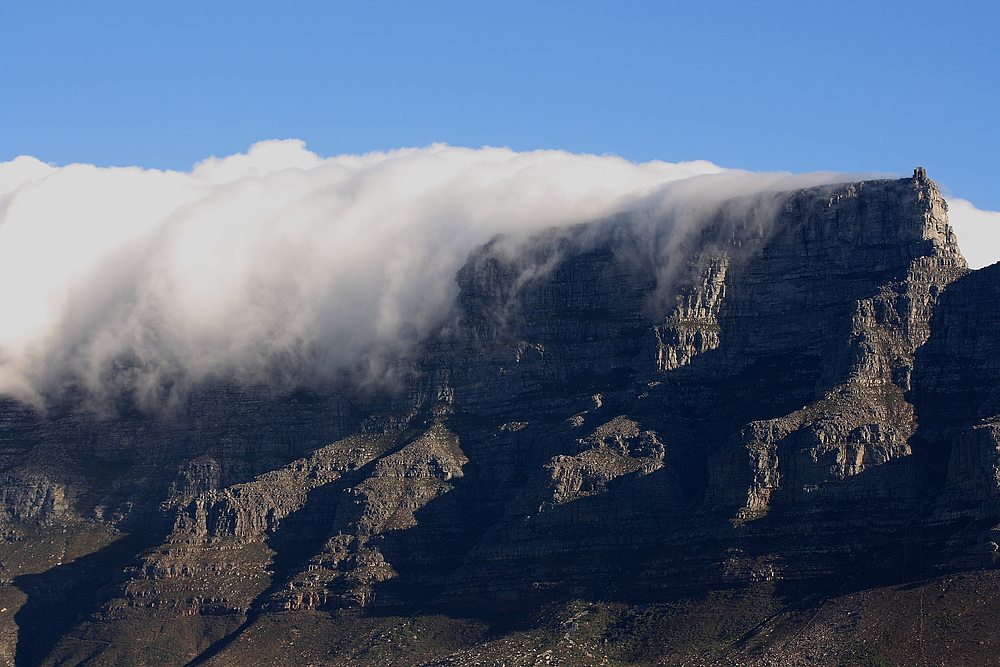 tafelberg mit *wasserfall*