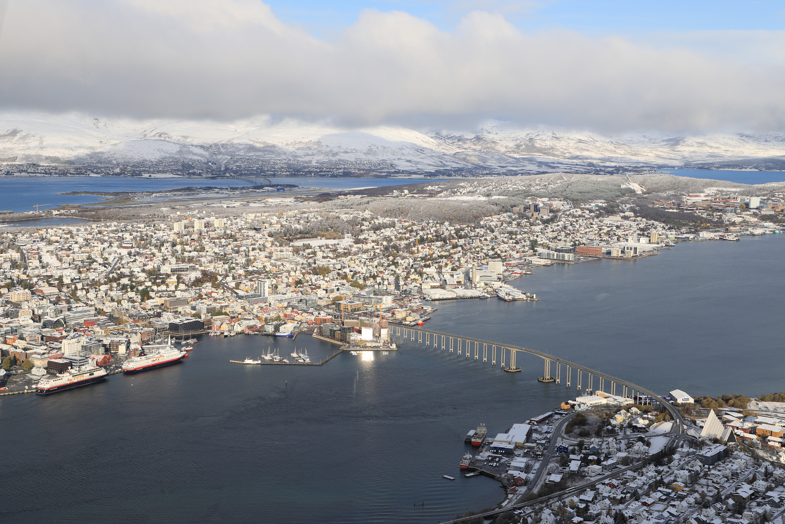 Tag 8: Blick auf Tromsø, die MS Maud und MS Otto Sverdrup liegen im Hafen